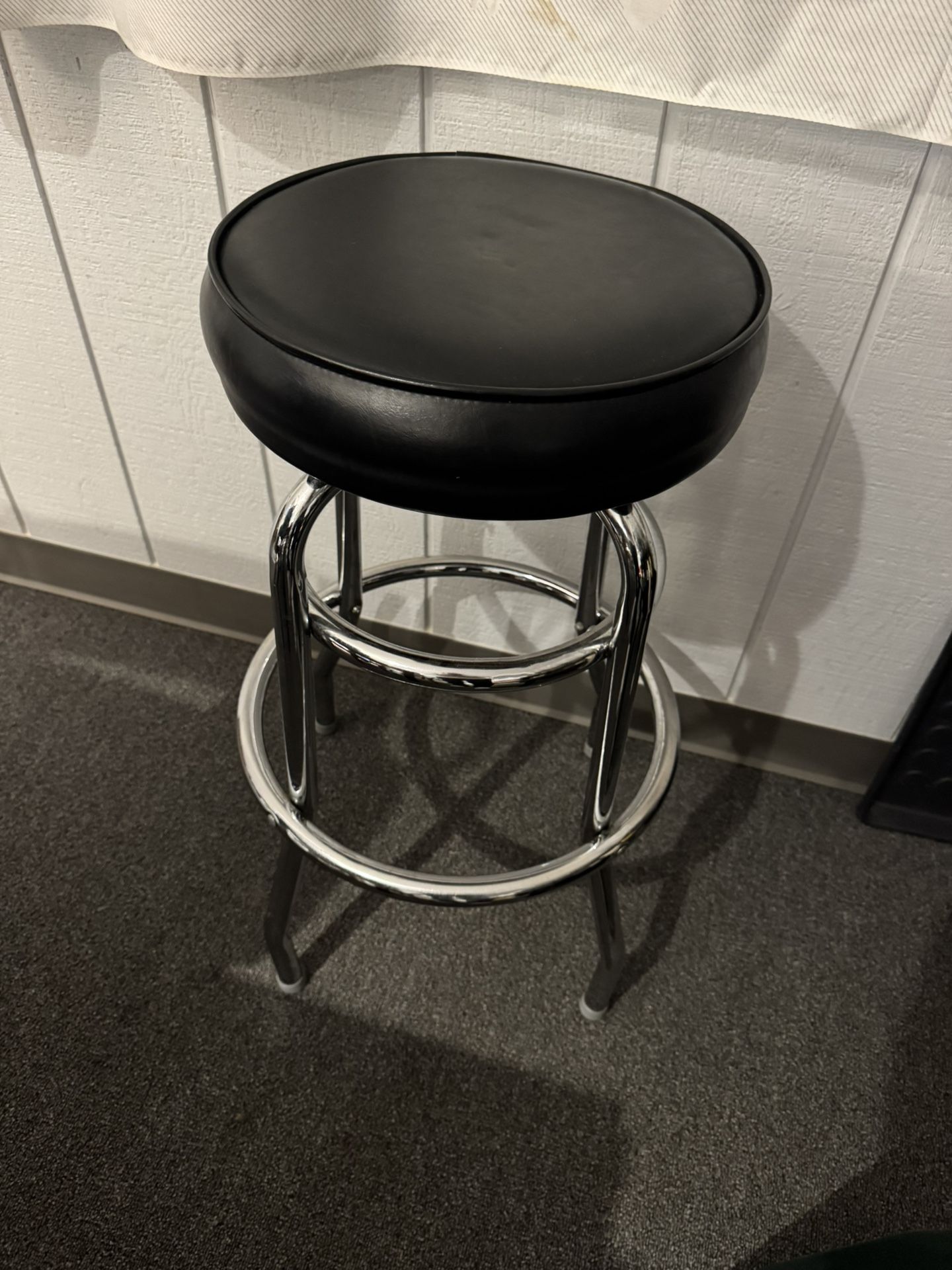 Bar stool - top spins 29”