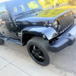 2013 Jeep Sahara 