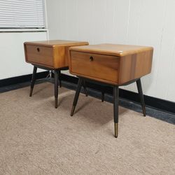 Nightstands - can DELIVER almost anywhere for $20 extra - gently used and in very good condition 😍