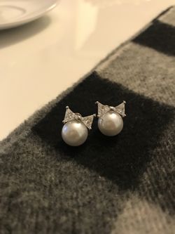 Charming Bowknot Seashell White Pearl,Solid 925 Sterling Silver Earrings!