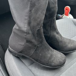 Suede-like boots 
