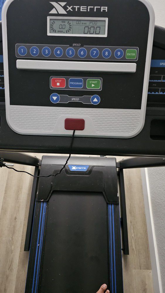 XTERRA Fitness Premium Folding Smart Treadmill - Free Weights See Description