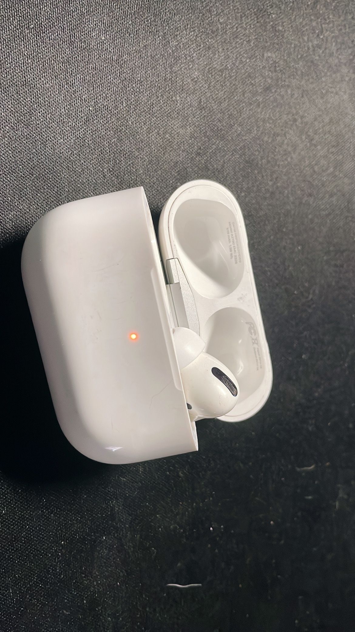 Airpods Pro First Generation (Charging Case)