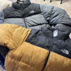 DEALS! 🔥 The NorthFace Bubble Jackets! 