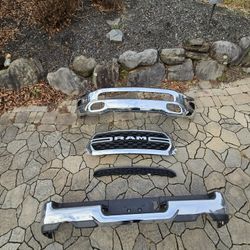 5th gen 2023 ram 1500 big horn
front and rear chrome bumpers