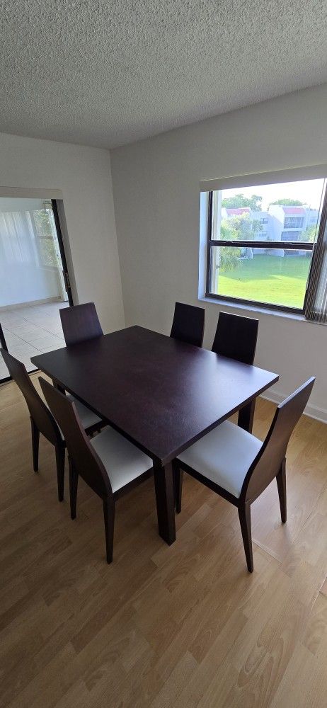 Solid Wood Desginer Dining With 6 Chairs Table
