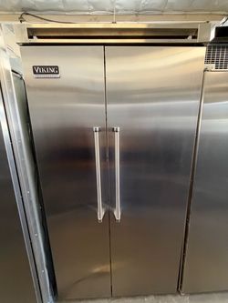 42” VIKING BUILT IN STAINLESS STEEL REFRIGERATOR