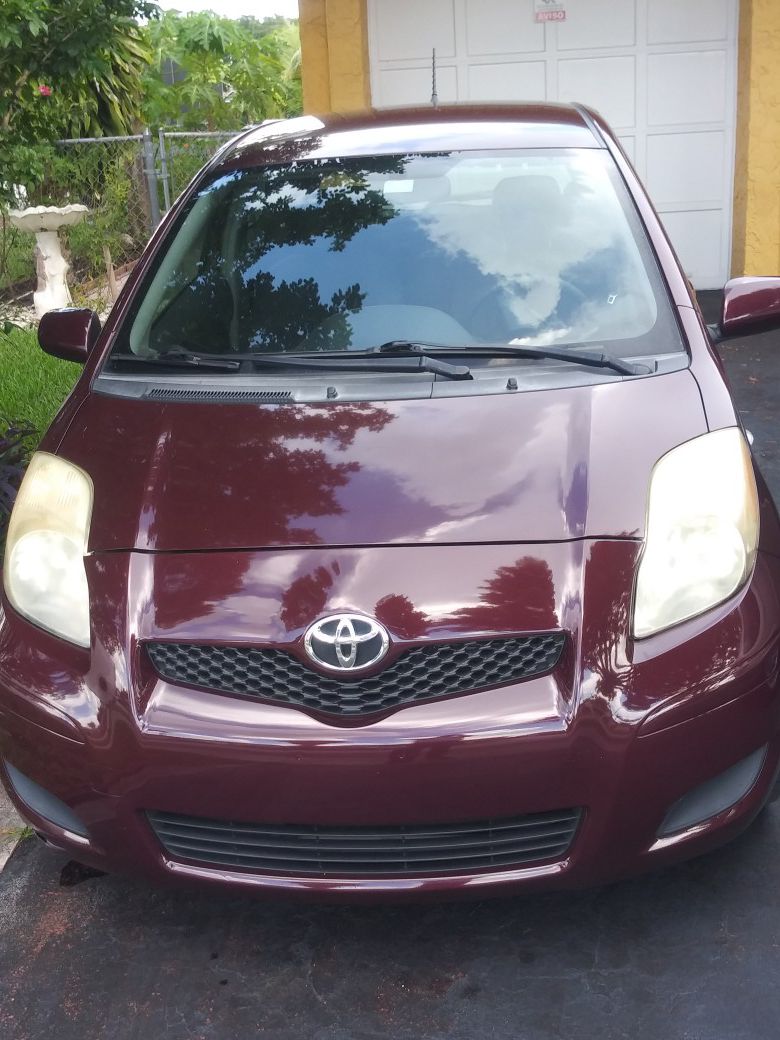 2009 Toyota Yaris(one owner)
