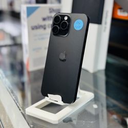 iPhone 16 Pro Max (Factory Unlocked) 