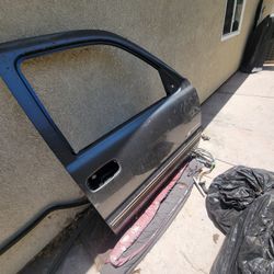 99-06 Passenger Door 