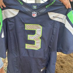 Russel Wilson Autographed jersey 