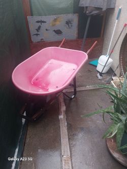 TRUE TEMPER WHEEL BARROW