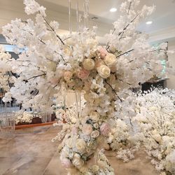 (4) Wedding centerpieces w/ Candelabras