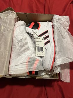 Top Ten Rb Shoes Size: 4.5 - Color: Cloud White / Core Black / Turbo