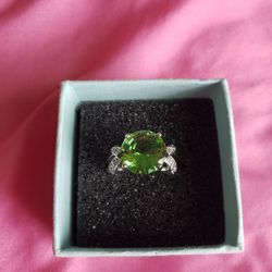 Size 9 Lt Green Ring
