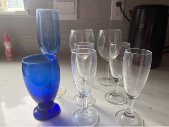 Assorted Glassware Set