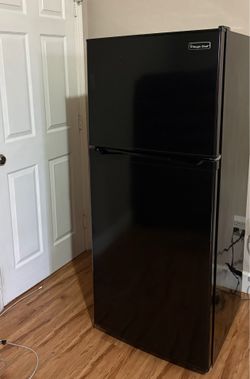 Magic Chef 9.9 cu ft Top Mount Refrigerator