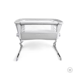 Basinett & Playpen, Random Toys