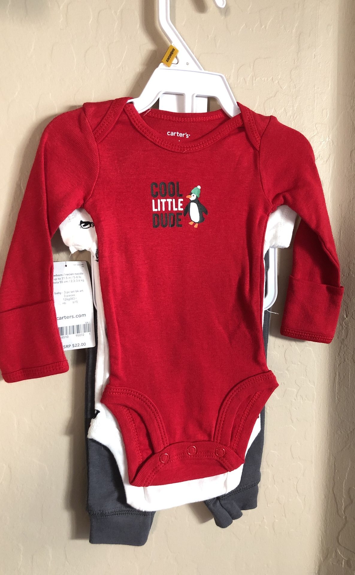 Carter’s winter penguin 3 piece set in size NEWBORN NWT