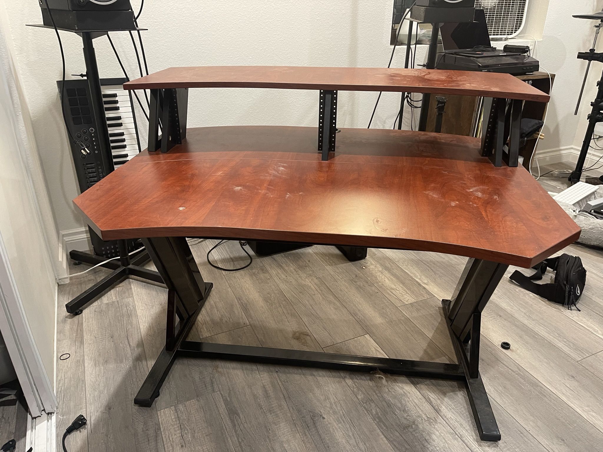 Guitar Center Studio Trends Brand 46" Studio Desk With Dual 4 RU Racks