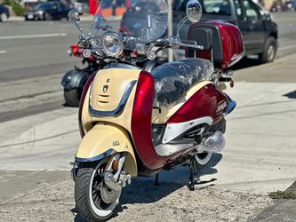 ₊‿︵‧˚₊⊹Vintage Style IL Bello 150 Gas Scooter ⊹₊˚‧︵‿