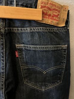 Levi’s De Hombre.