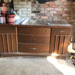 Distinctive by Stanley mid century modern credenza