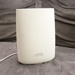 Orbi RBR50 AC3000 Tri-band WiFi Router

