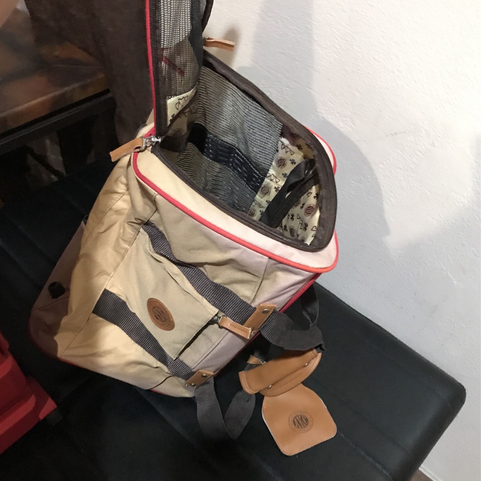 Dog carrier