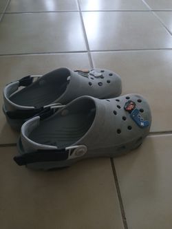 Men’s size 8 Crocs