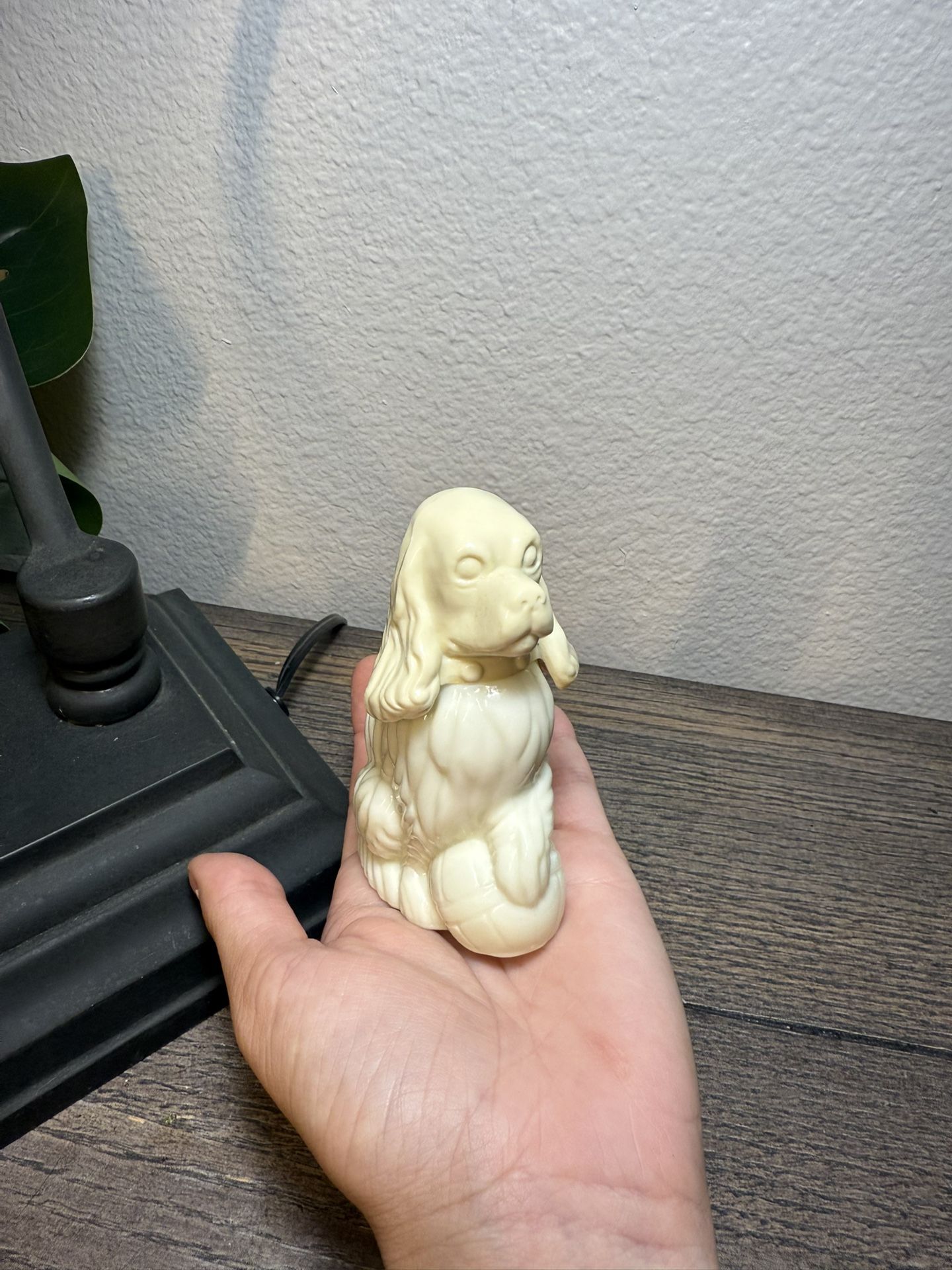 Vintage Avon cocker spaniel milk glass cologne bottle 