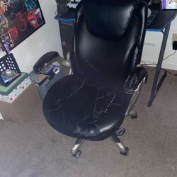 Black computer chair