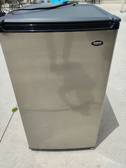 Sanyo refrigerator ,mediano