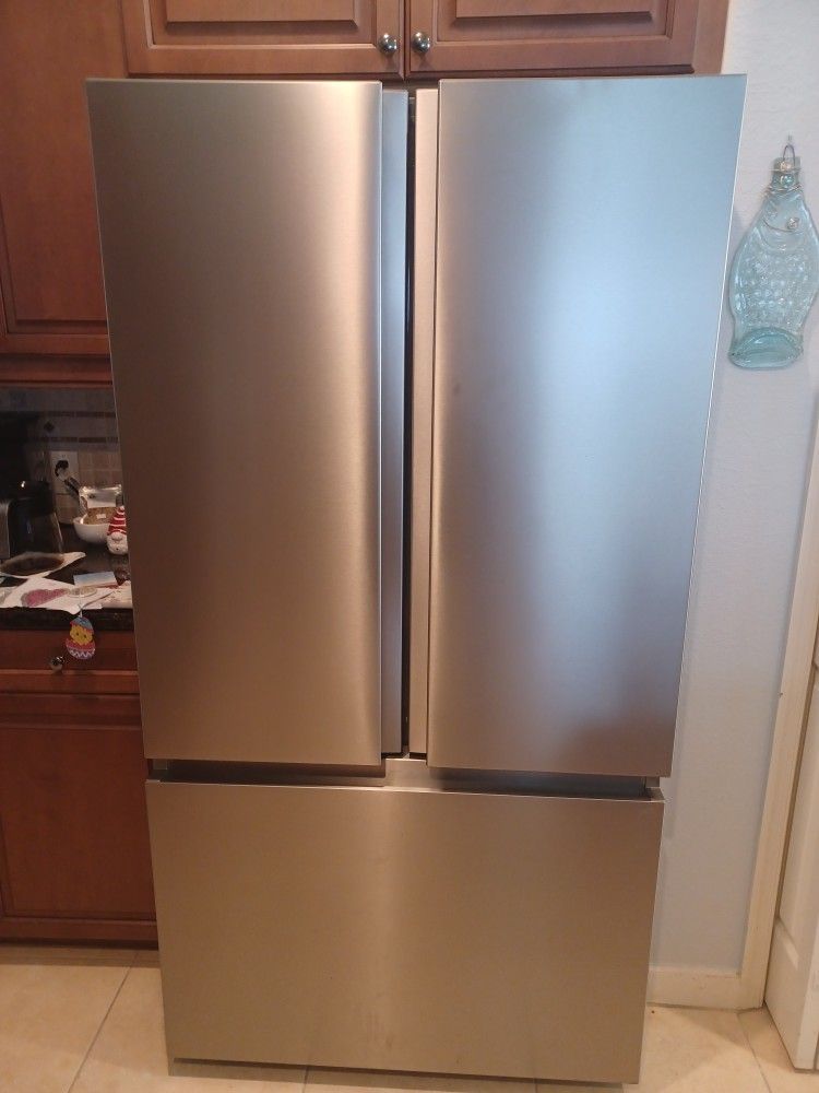 Stainless 26.6 HIsense  Refrigerator 