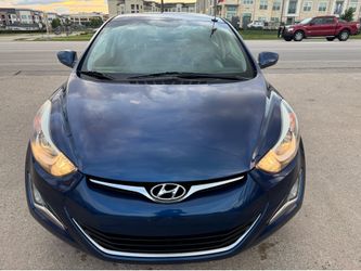 HYUNDAI ELANTRA SE