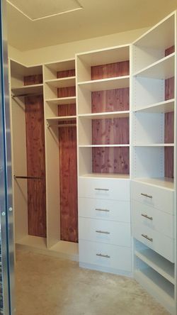 CUSTOM CLOSETS