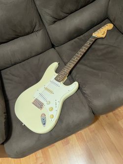 Fender Squier Strat Affinity Series Electric Guitar