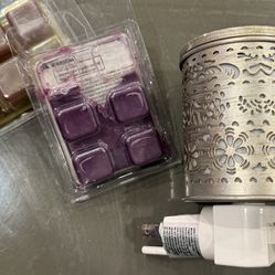 Wax Warmer Plug In/night Light  and Cubes Lot 