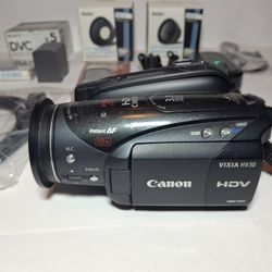 Canon Vixia HV30 MiniDV Camcorder BUNDLE 