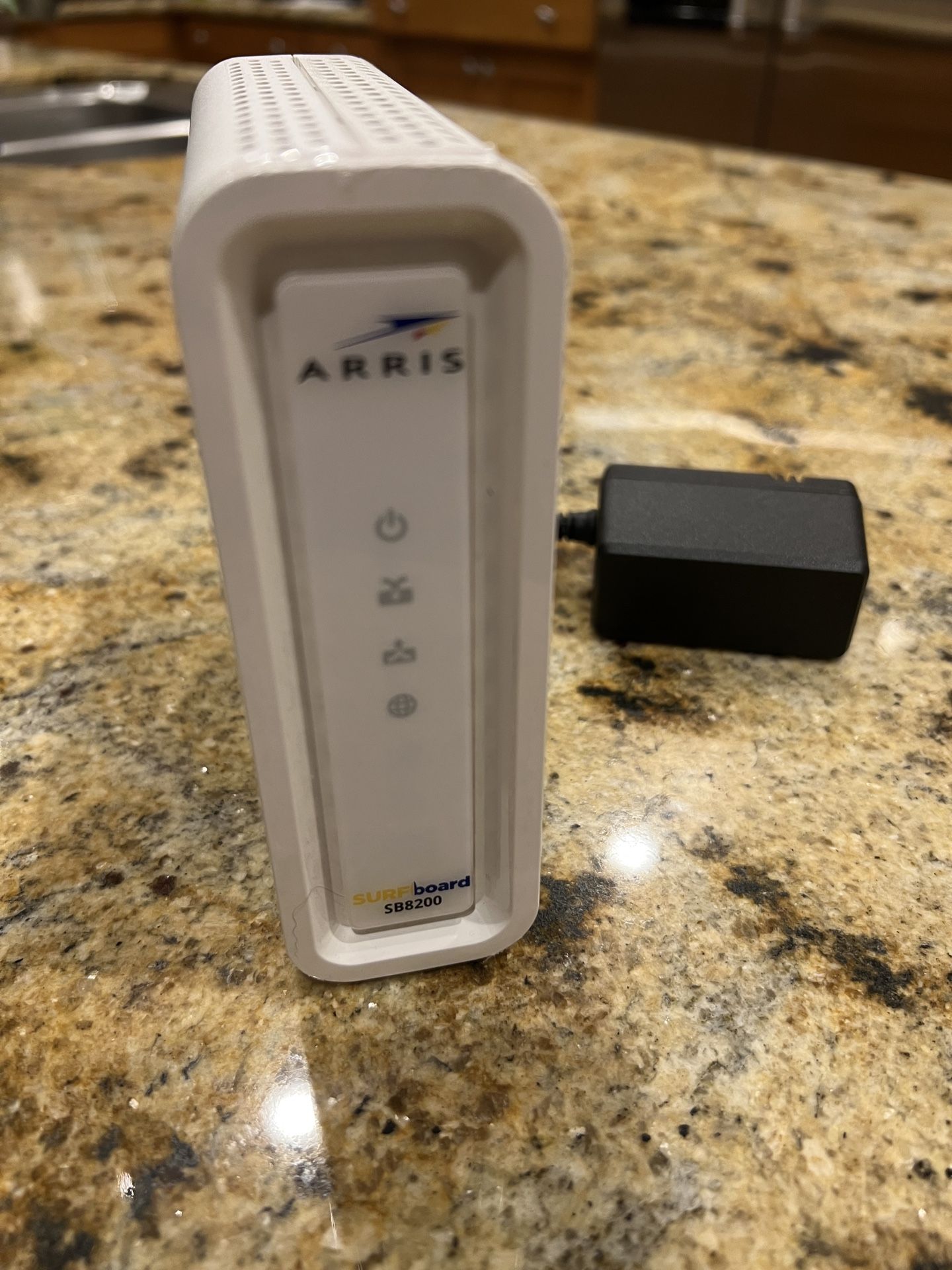 Arris b8200 High Speed Modem For Cox, Comcast, Xfinity And Others