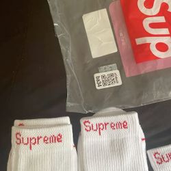 Supreme Iteams On The Floor $$$