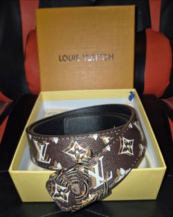 LV belt $200