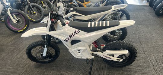 Throne Strike Shadow 48V Electric Dirt Bike WHITE