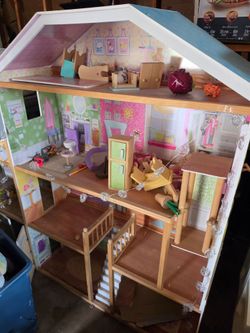 5ft doll house with accessories  sturdy wood
