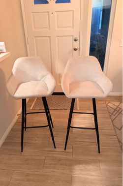 Set of 2 Modern White Upholstered Counter Stools with Black Metal Legs