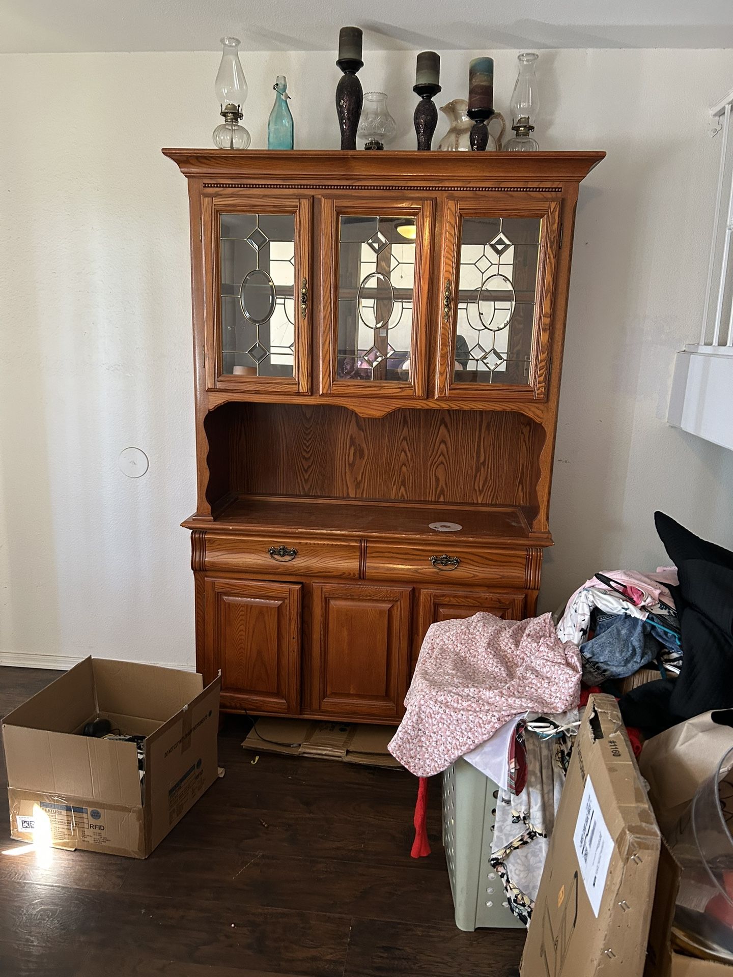 Hutch And Matching Table And Chairs