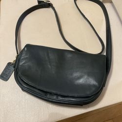  FLINGS BLACK LEATHER CROSSBODY BAG 