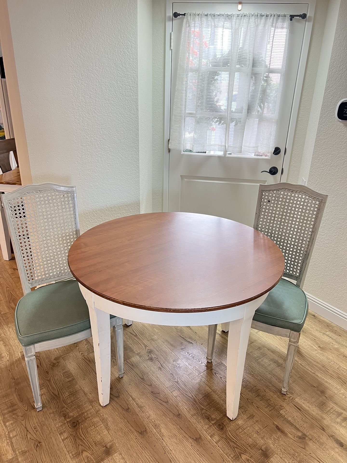 Round Table With Two Chairs 