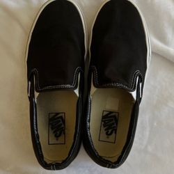 Women’s Black Vans 7.5 