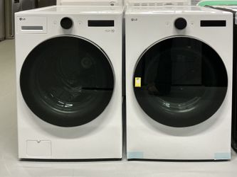LG 4.5 cu. ft. Washer w/Steam TurboWash360 7.4 cu. ft. Vented Gas Dryer w/TurboSteam